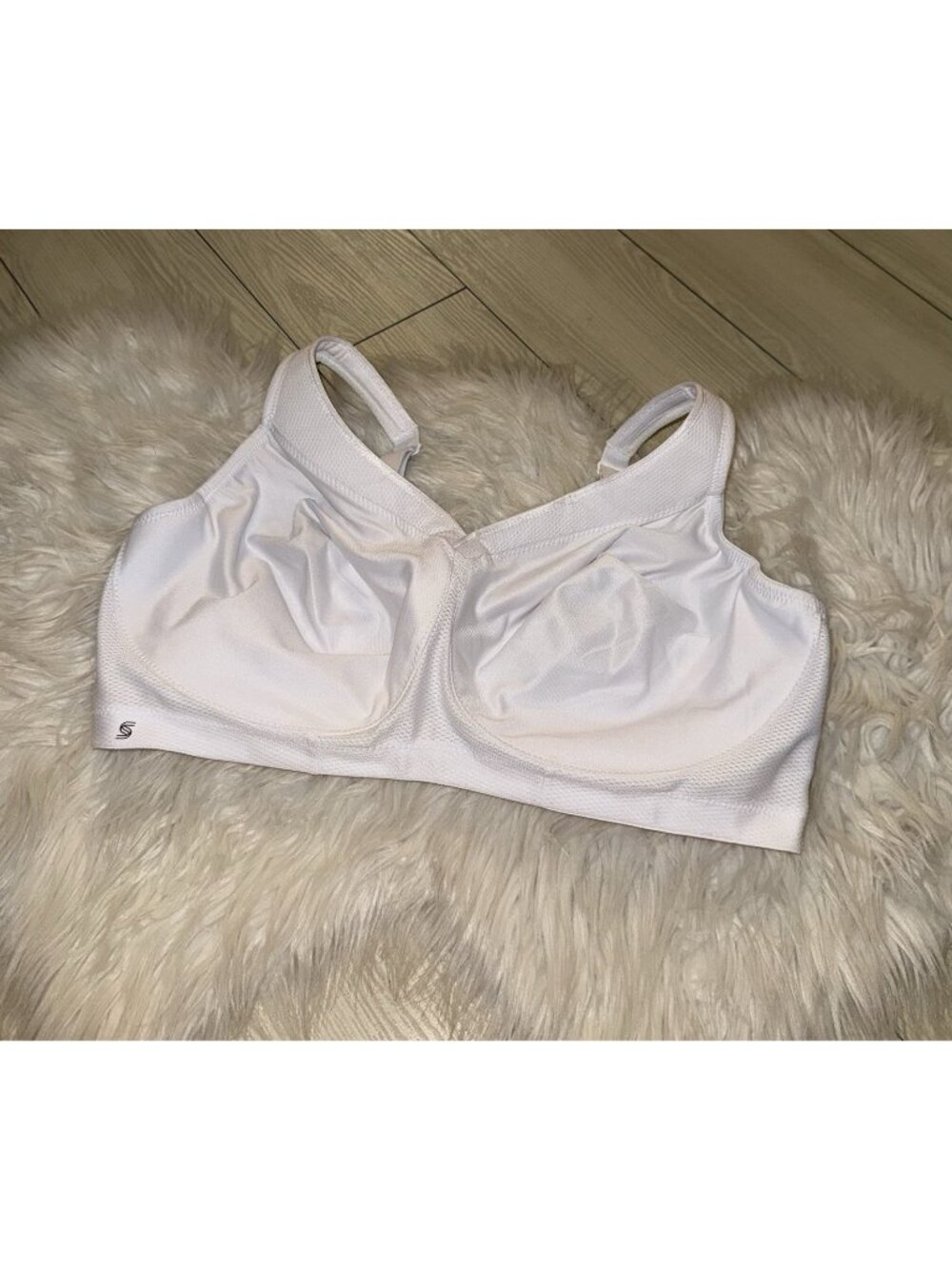 Glamorise 1006 Full Figure MagicLift Seamless Wire Free Sports Bra 42F White